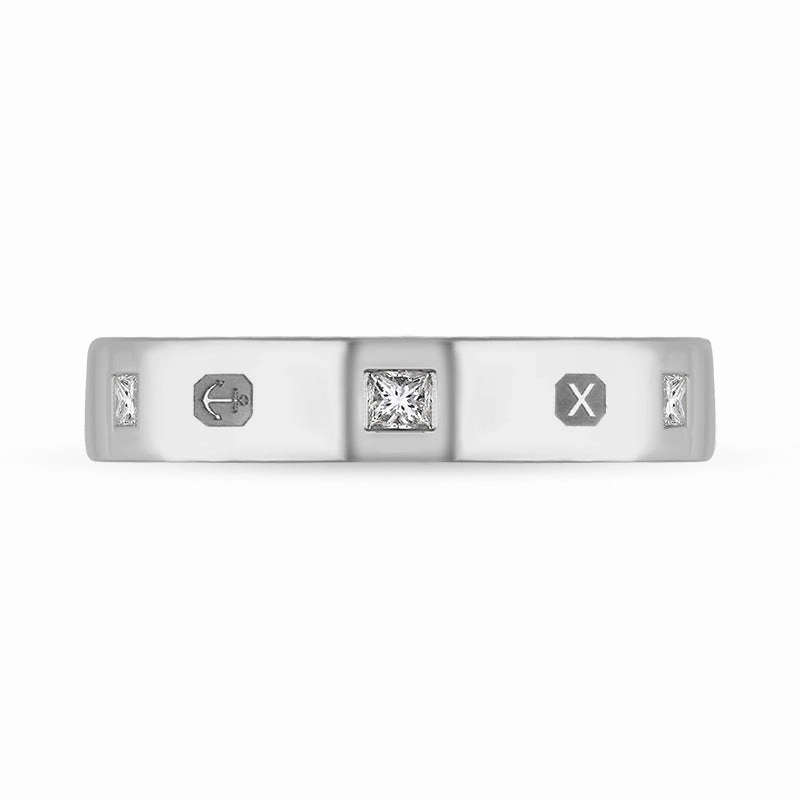 18ct White Gold 0.18ct Diamond Queen's Jubilee Hallmark Princess Cut 4mm Ring D