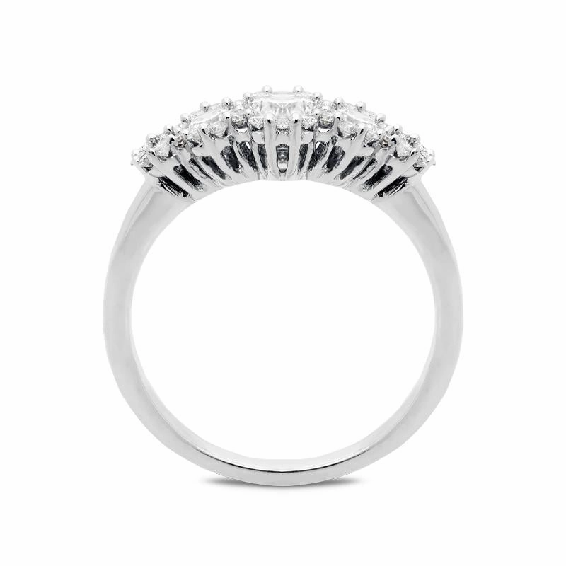 18ct White Gold 0.87ct Diamond Graduated Cluster Ring