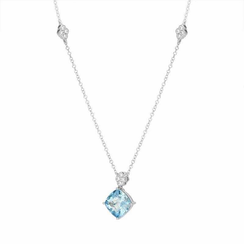 18ct White Gold 2.86ct Aquamarine 0.17ct Diamond Cushion Cut Necklace D