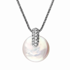 18ct White Gold Mother of Pearl 0.22 Carat Diamond Necklace D