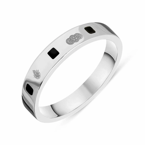 18ct White Gold Whitby Jet Queen's Jubilee Hallmark Princess Cut 4mm Ring D