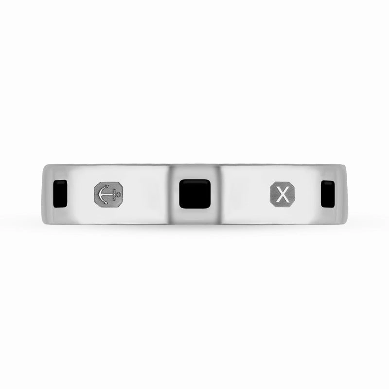 18ct White Gold Whitby Jet Queen's Jubilee Hallmark Princess Cut 4mm Ring D
