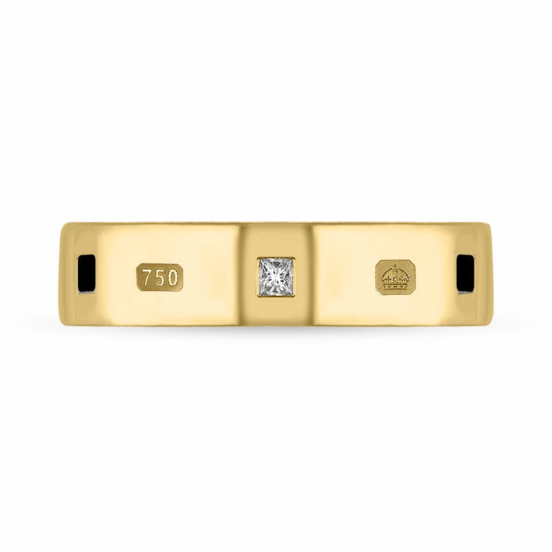 18ct Yellow Gold Whitby Jet 0.12ct Diamond Queen's Jubilee Hallmark Princess Cut 5mm Ring D