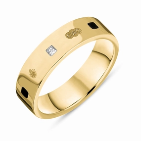 18ct Yellow Gold Whitby Jet 0.12ct Diamond Queen's Jubilee Hallmark Princess Cut 5mm Ring D