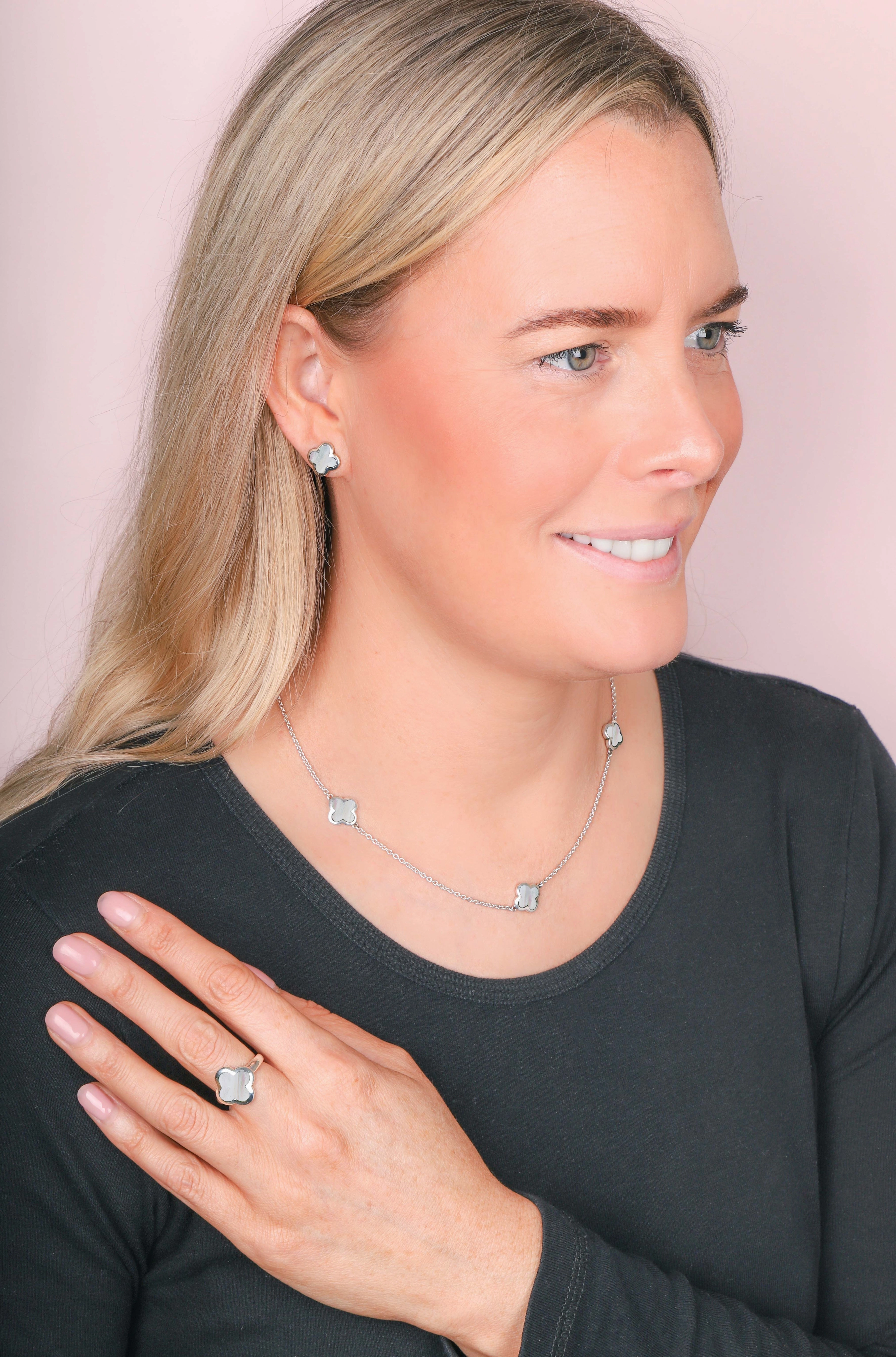 9ct White Gold White Mother of Pearl Bloom Four Leaf Clover Necklace