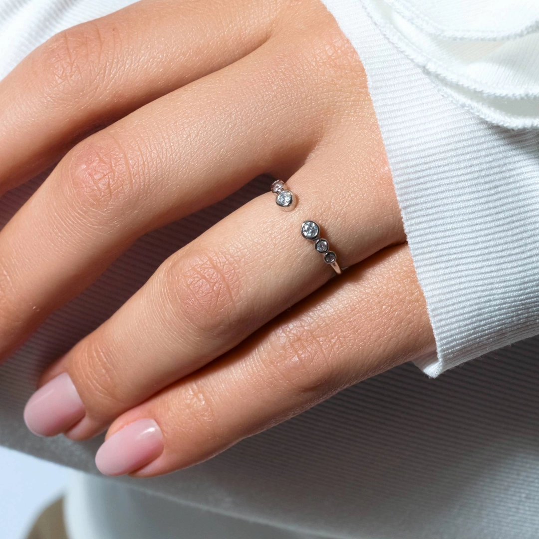 Rhodium Plated 925 Sterling Silver Open Ring with 3 Graduated Round CZ - BGR01102