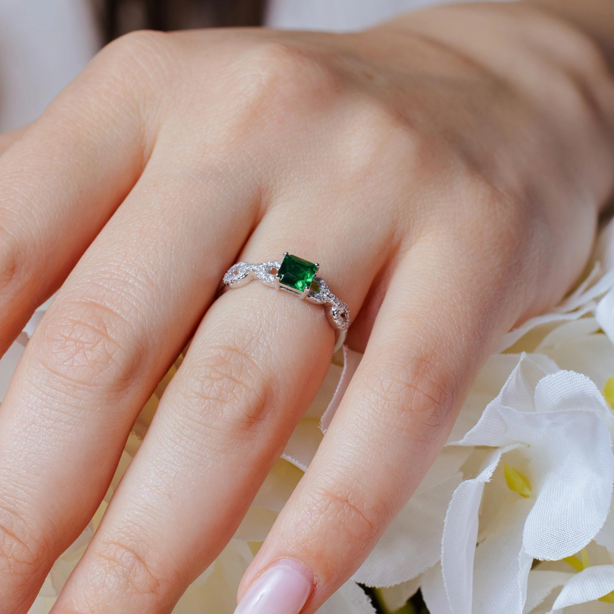 Rhodium Plated 925 Sterling Silver Square Green CZ Center Stone Chain Design Shank Ring - BGR01225GRN